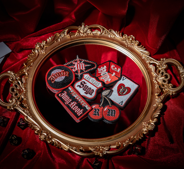 BTS - ARIRANG World Tour Exclusive Merch (Wappen Sticker / Image Picket / Las Vegas Pin Badge)